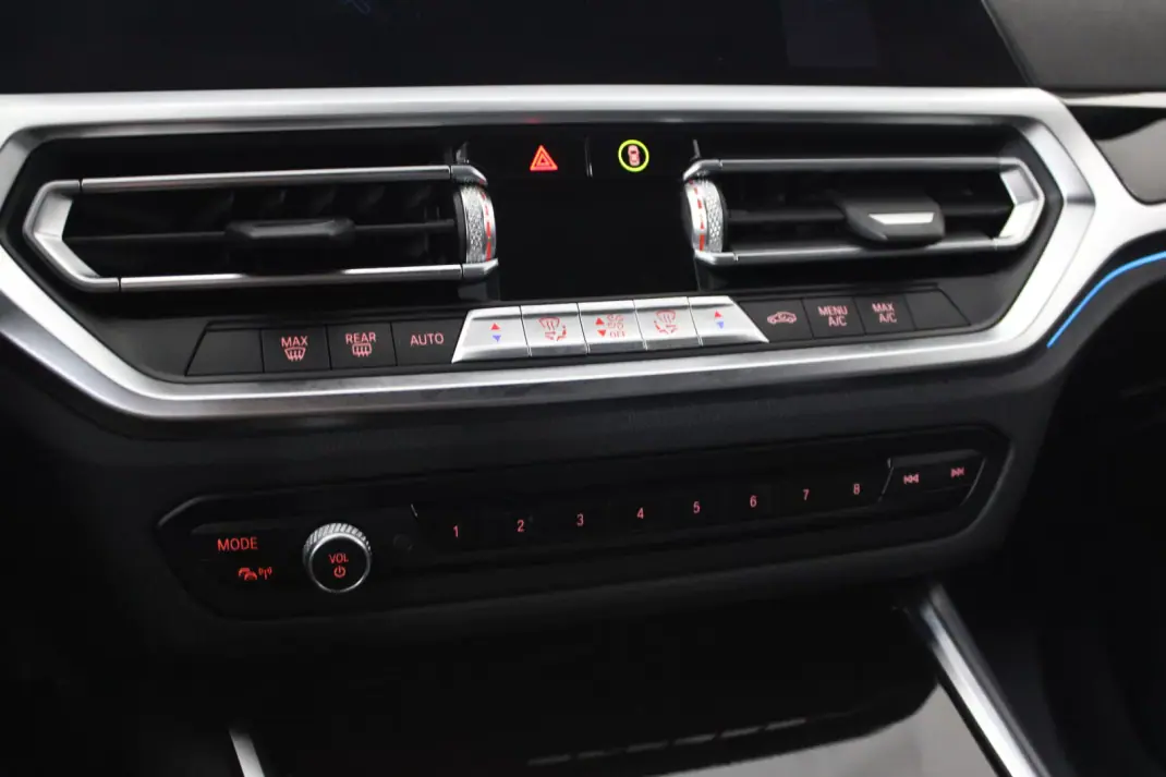 BMW 320 2021 - 27900 EUR, 108256 km - AUTO.MOTO.pt - 108256km - foto 17 de 24