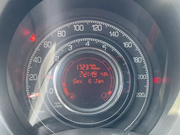 Fiat 500 2013 - 8450 EUR, 171800 km - AUTO.MOTO.pt - 171800km - foto 5 de 11