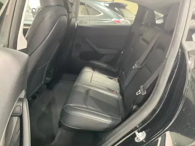 Tesla Model Y 2024 - 33990 EUR, 78253 km - 78253km - foto 7 de 17