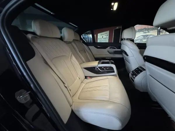 BMW 730 2017 - 44990 EUR, 79085 km - AUTO.MOTO.pt - 79085km - foto 16 de 30