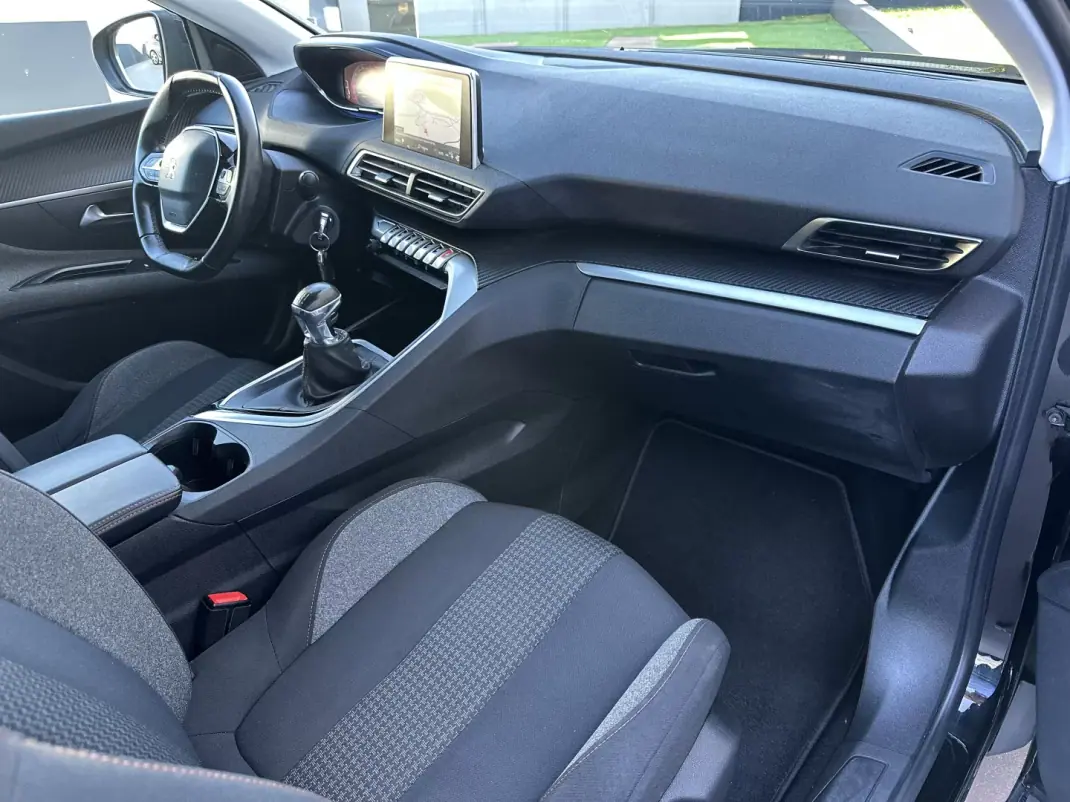 Peugeot 3008 2019 - 14900 EUR, 190000 km - 190000km - foto 51 de 64