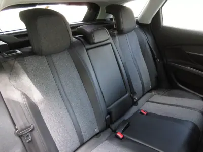 Peugeot 3008 2017 - 18990 EUR, 159000 km - AUTO.MOTO.pt - 159000km - foto 28 de 38