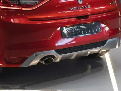 Renault Mégane 2017 - 15750 EUR, 110350 km - AUTO.MOTO.pt - 110350km - foto 9 de 17