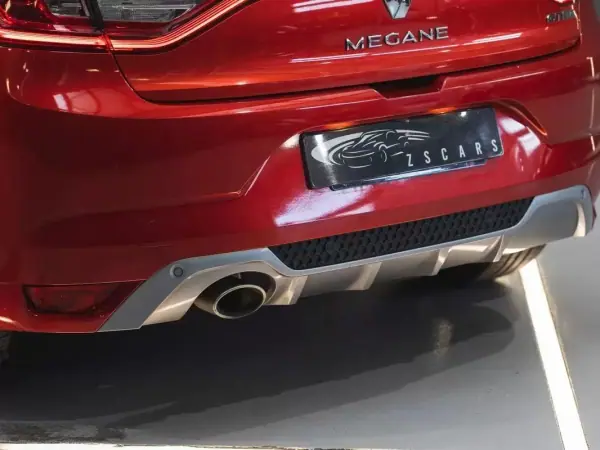 Renault Mégane 2017 - 15750 EUR, 110350 km - AUTO.MOTO.pt - 110350km - foto 9 de 17