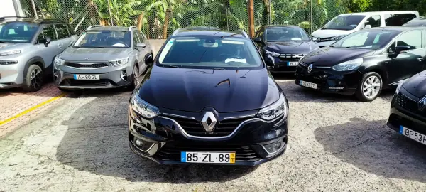 Renault Mégane 2019 - 16950 EUR, 140000 km - AUTO.MOTO.pt - 140000km - foto 2 de 9