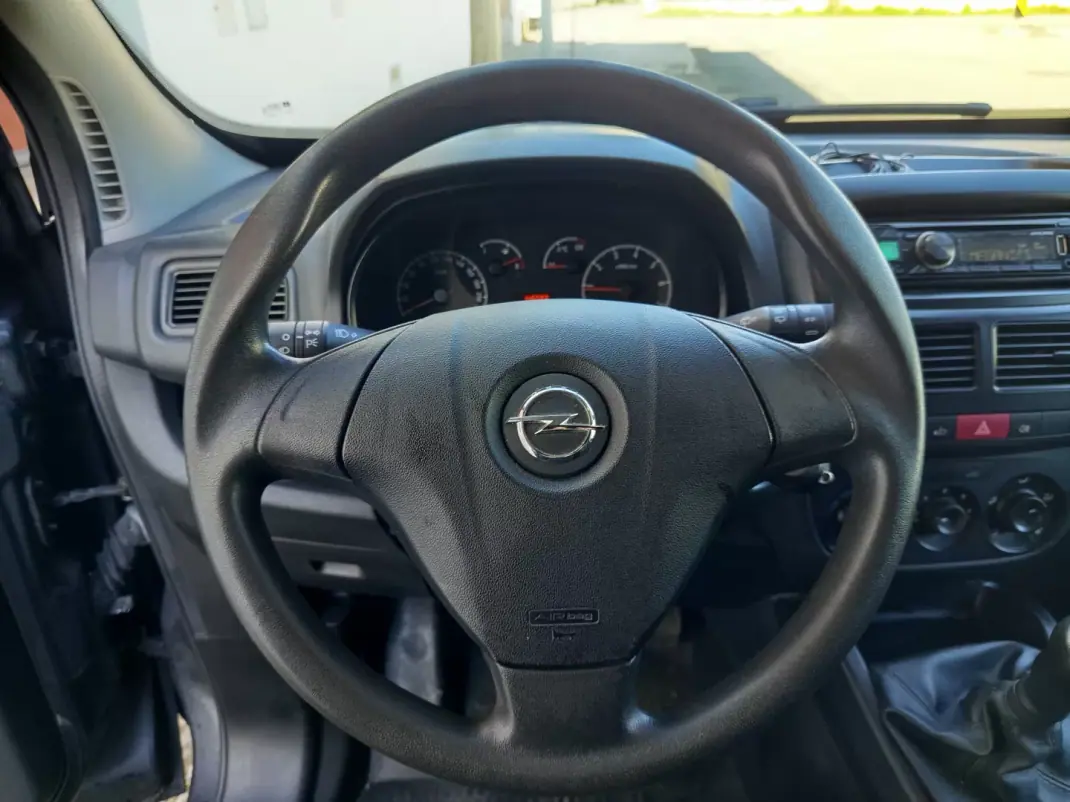 Opel Combo 2014 - 8490 EUR, 146000 km - AUTO.MOTO.pt - 146000km - foto 15 de 16