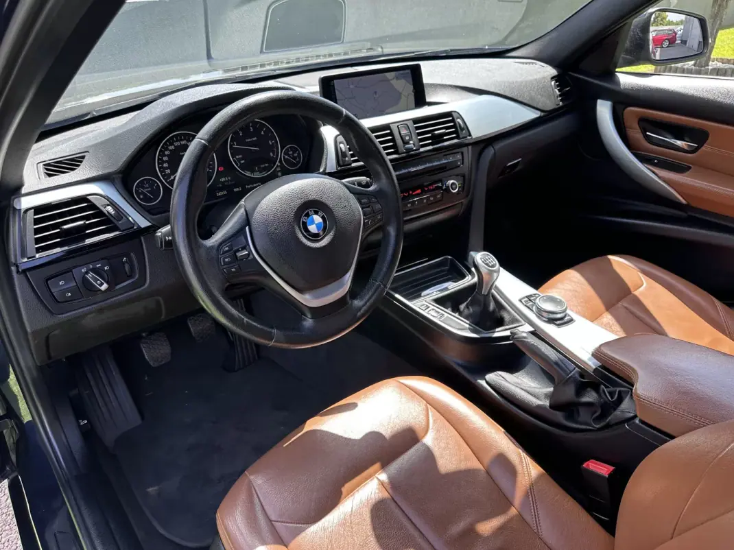 BMW 320 2015 - 14900 EUR, 240000 km - AUTO.MOTO.pt - 240000km - foto 26 de 59