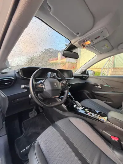 Peugeot e-208 2020 - 13999 EUR, 95673 km - AUTO.MOTO.pt - 95673km - foto 10 de 22