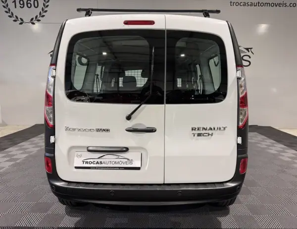 Renault Kangoo 2016 - 10900 EUR, 255000 km - AUTO.MOTO.pt - 255000km - foto 5 de 28