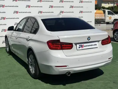BMW 318 2013 - 13500 EUR, 239000 km - AUTO.MOTO.pt - 239000km - foto 9 de 22