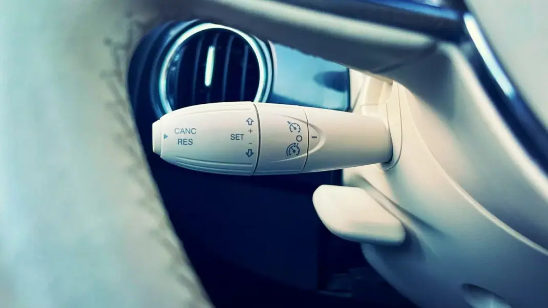 Fiat 500 2018 - 11900 EUR, 144000 km - AUTO.MOTO.pt - 144000km - foto 9 de 18