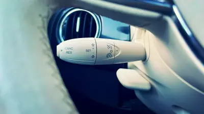 Fiat 500 2018 - 11900 EUR, 144000 km - AUTO.MOTO.pt - 144000km - foto 9 de 18