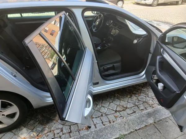 Skoda Octavia Break 2014 - 10500 EUR, 84000 km - 84000km - foto 3 de 7