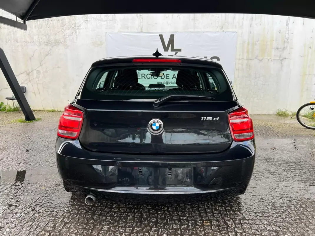 BMW 118 2015 - 13500 EUR, 175200 km - AUTO.MOTO.pt - 175200km - foto 7 de 12