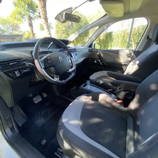 Citroën C4 Picasso 2016 - 13990 EUR, 168400 km - AUTO.MOTO.pt - 168400km - foto 12 de 28