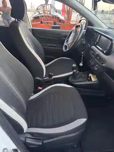 Hyundai i10 2022 - 14250 EUR, 15419 km - 15419km - foto 7 de 13