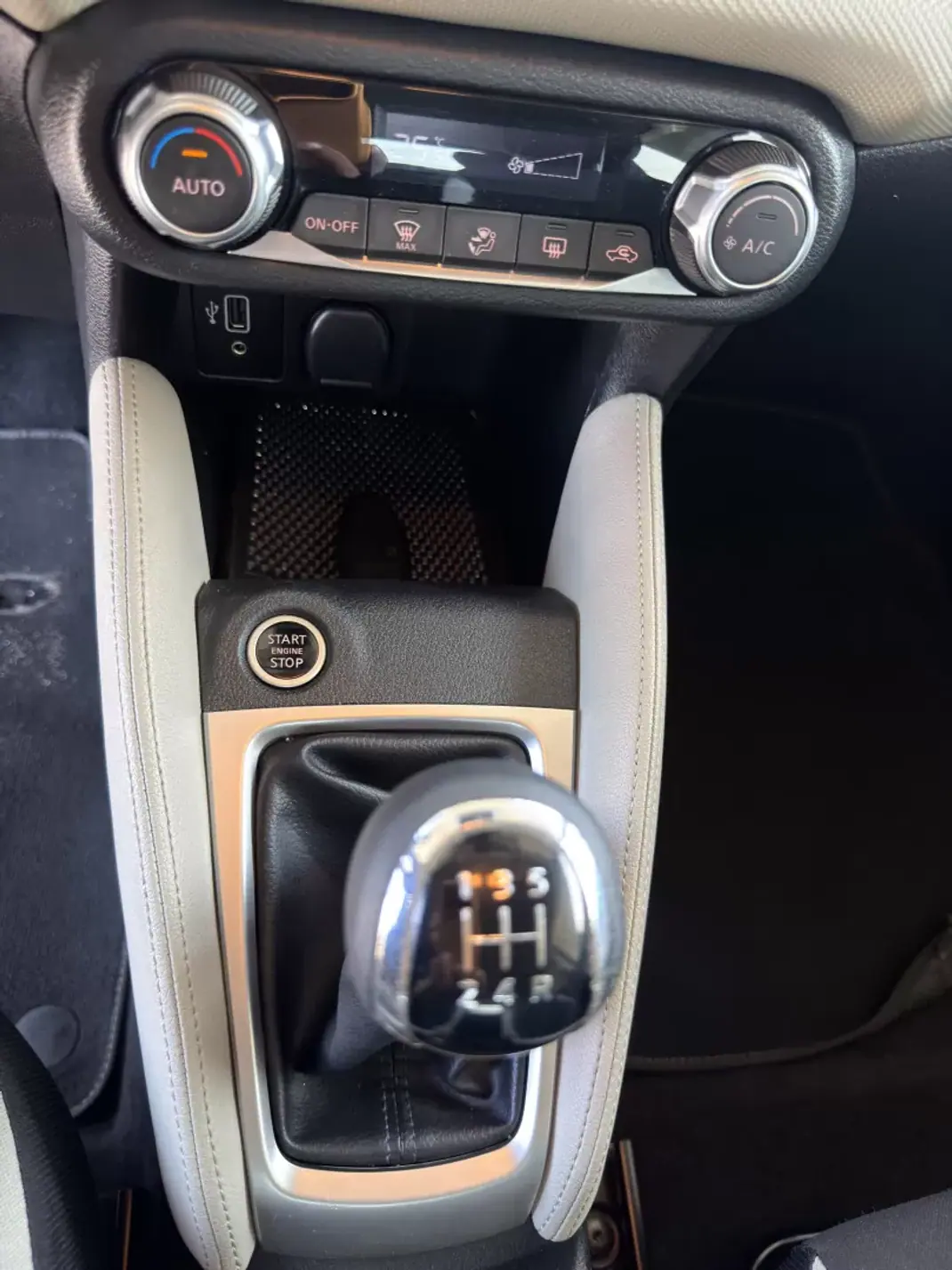 Nissan Micra 2018 - 12990 EUR, 124700 km - AUTO.MOTO.pt - 124700km - foto 13 de 20