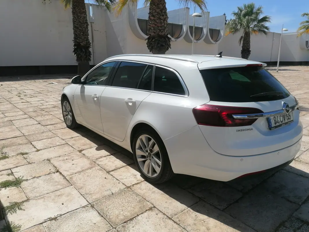 Opel Insignia Sports Tourer 2014 - 7500 EUR, 289000 km - AUTO.MOTO.pt - 289000km - foto 6 de 15
