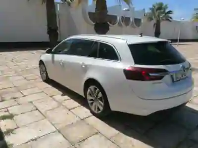 Opel Insignia Sports Tourer 2014 - 7500 EUR, 289000 km - AUTO.MOTO.pt - 289000km - foto 6 de 15