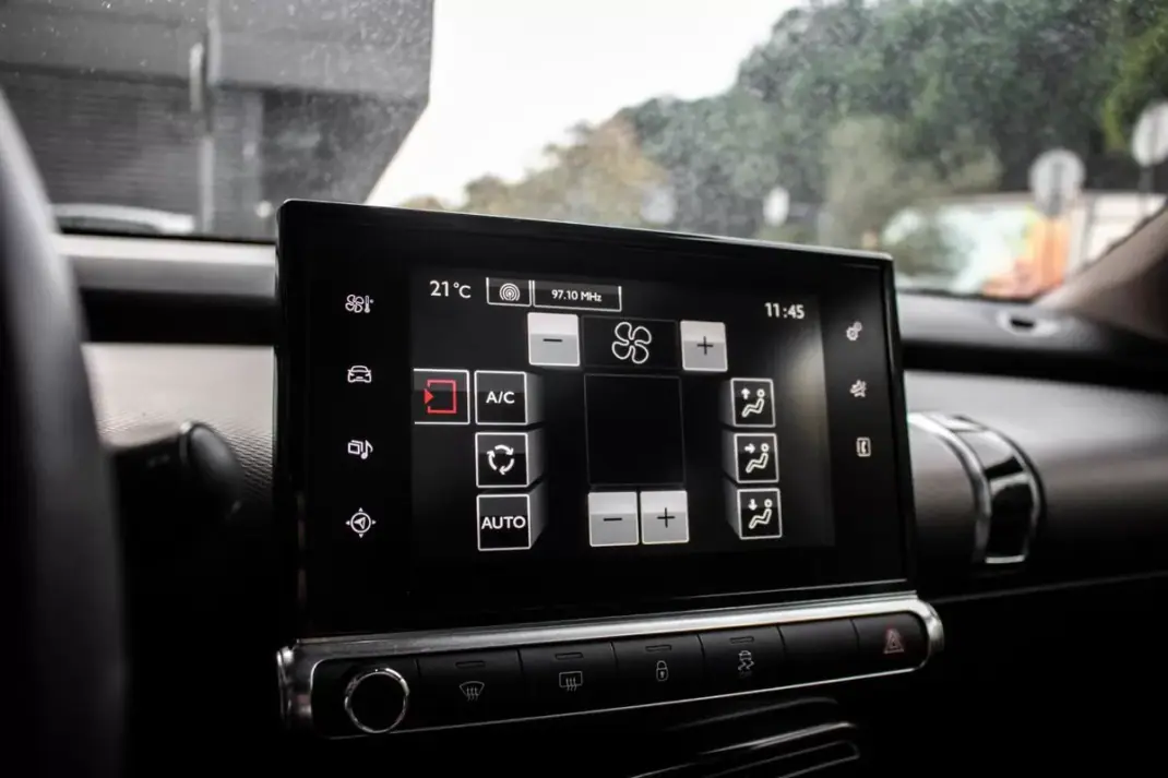 Citroën C4 Cactus 2016 - 10550 EUR, 98640 km - AUTO.MOTO.pt - 98640km - foto 36 de 42