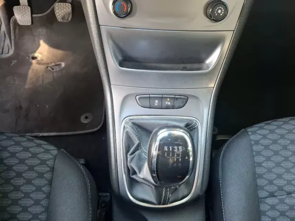 Opel Astra Sports Tourer 2017 - 8900 EUR, 231400 km - AUTO.MOTO.pt - 231400km - foto 34 de 35
