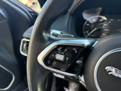 Jaguar XE 2019 - 24500 EUR, 127874 km - AUTO.MOTO.pt - 127874km - foto 13 de 21
