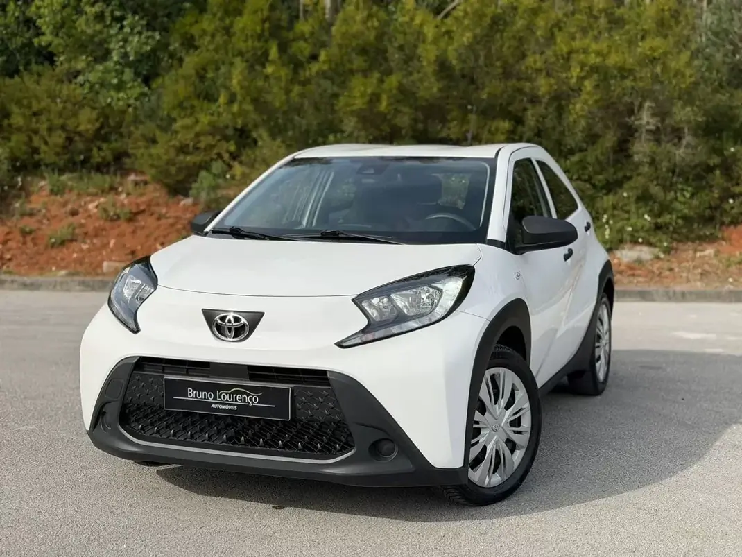 Toyota Aygo X 2023 - 13900 EUR, 102563 km - AUTO.MOTO.pt - 102563km - foto 12 de 16