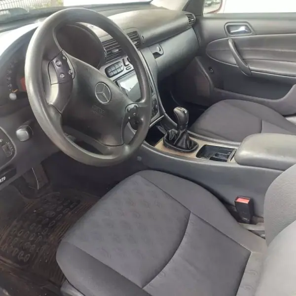Mercedes-Benz C 200 2001 - 4750 EUR, 212716 km - AUTO.MOTO.pt - 212716km - foto 3 de 7