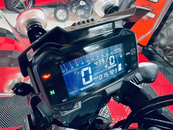 Suzuki Boulevard C50 2018 - 3990 EUR, 15123 km - AUTO.MOTO.pt - 15123km - foto 24 de 30