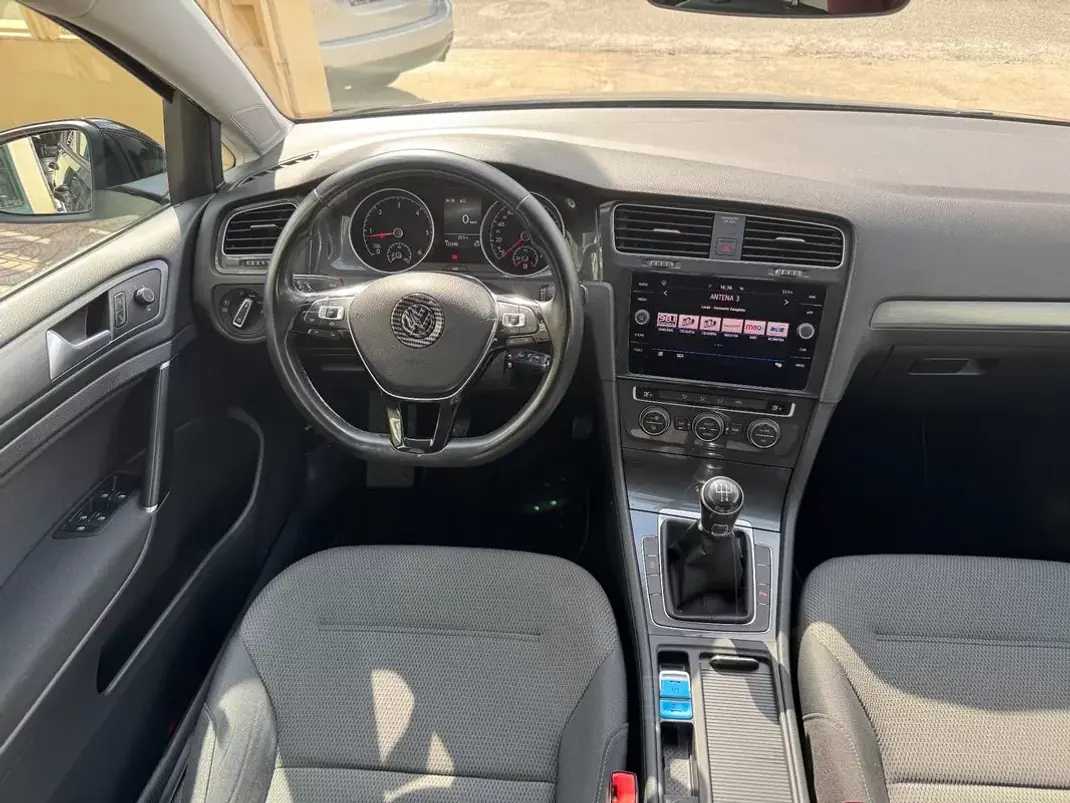 Volkswagen Golf Variant 2020 - 16900 EUR, 122346 km - AUTO.MOTO.pt - 122346km - foto 28 de 34