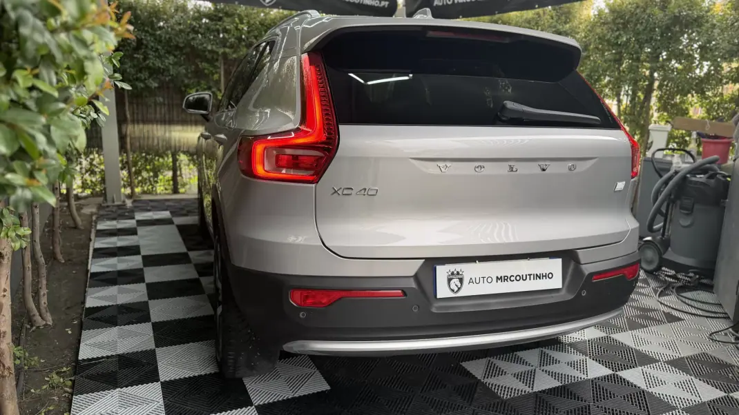 Volvo XC 40 2023 - 31500 EUR, 82000 km - AUTO.MOTO.pt - 82000km - foto 8 de 24