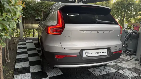 Volvo XC 40 2023 - 31500 EUR, 82000 km - AUTO.MOTO.pt - 82000km - foto 8 de 24