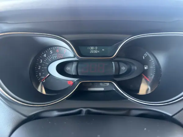 Renault Captur 2018 - 12990 EUR, 113813 km - AUTO.MOTO.pt - 113813km - foto 19 de 20
