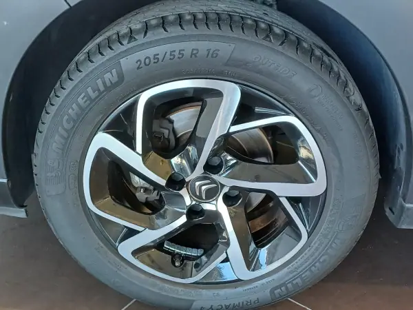 Citroën C3 2021 - 14750 EUR, 70069 km - AUTO.MOTO.pt - 70069km - foto 29 de 32
