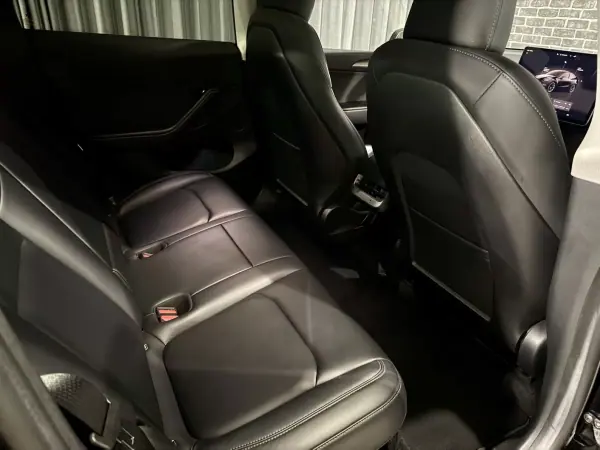 Tesla Model Y 2022 - 34900 EUR, 77000 km - AUTO.MOTO.pt - 77000km - foto 8 de 14