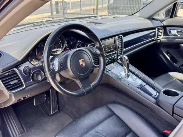 Porsche Panamera 2011 - 32500 EUR, 206000 km - 206000km - foto 8 de 20