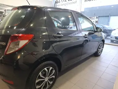 Toyota Yaris 2012 - 7900 EUR, 160000 km - AUTO.MOTO.pt - 160000km - foto 9 de 16