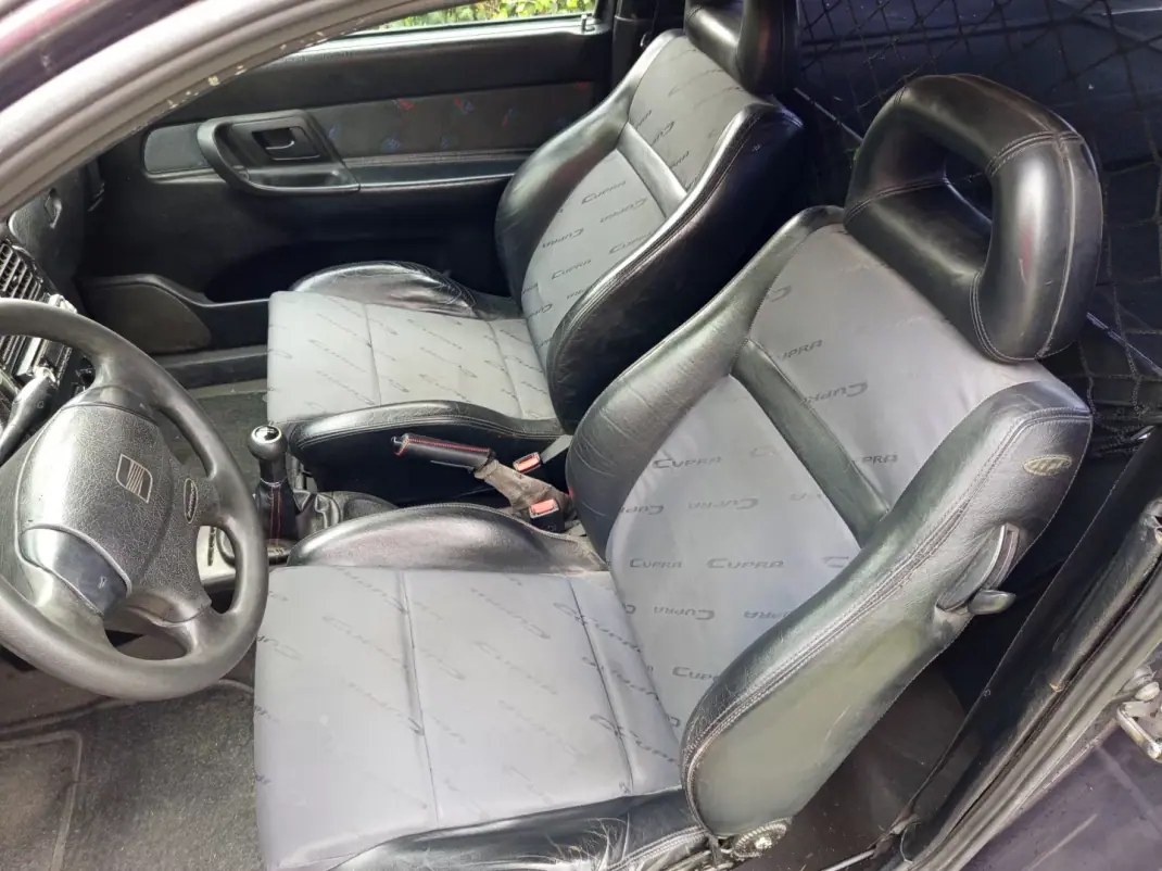 SEAT Ibiza 1997 - 2490 EUR, 89357 km - AUTO.MOTO.pt - 89357km - foto 6 de 9