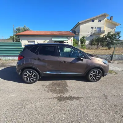 Renault Captur 2015 - 8950 EUR, 233891 km - 233891km - foto 3 de 14