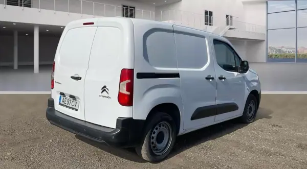 Citroën Berlingo 2020 - 12990 EUR, 159000 km - AUTO.MOTO.pt - 159000km - foto 3 de 8