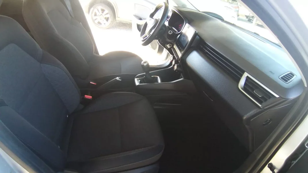 Renault Clio 2020 - 13690 EUR, 114437 km - AUTO.MOTO.pt - 114437km - foto 24 de 42