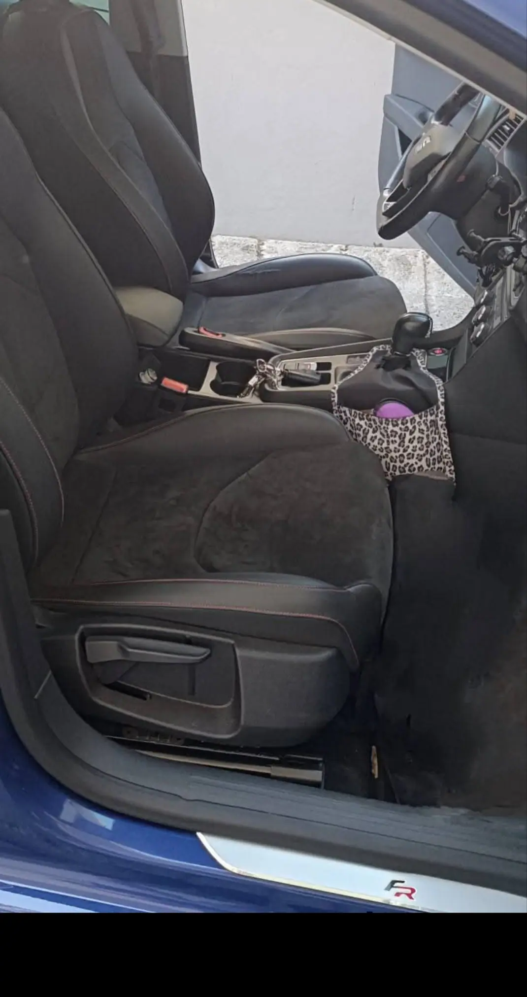 SEAT Leon ST 2017 - 13000 EUR, 170000 km - AUTO.MOTO.pt - 170000km - foto 11 de 13