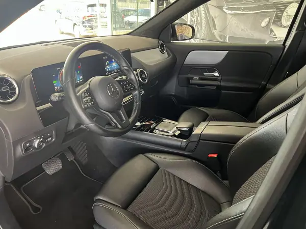 Mercedes-Benz GLA 250 2021 - 27600 EUR, 108896 km - AUTO.MOTO.pt - 108896km - foto 6 de 23