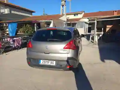 Peugeot 308 SW 2011 — foto 4 de 11