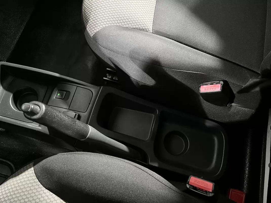 Renault 2021 - 11600 EUR, 110358 km - AUTO.MOTO.pt - 110358km - foto 15 de 20