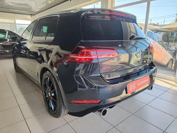 Volkswagen Golf 2018 - 26750 EUR, 99000 km - AUTO.MOTO.pt - 99000km - foto 7 de 39