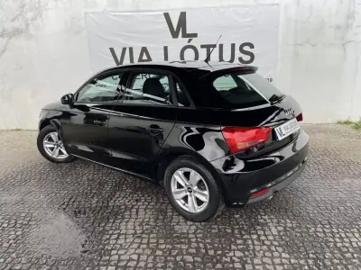 Audi A1 Sportback 2018 - 15250 EUR, 85720 km - AUTO.MOTO.pt - 85720km - foto 6 de 17
