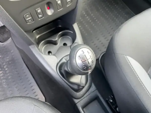 Dacia Sandero 2014 - 10950 EUR, 94953 km - AUTO.MOTO.pt - 94953km - foto 13 de 23