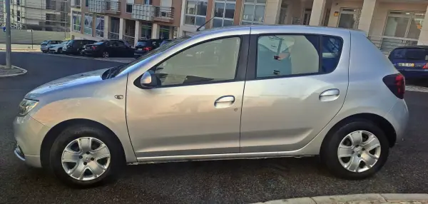 Dacia Sandero 2018 - 8500 EUR, 155000 km - AUTO.MOTO.pt - 155000km - foto 4 de 22