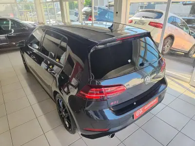 Volkswagen Golf 2018 - 26750 EUR, 99000 km - AUTO.MOTO.pt - 99000km - foto 8 de 39